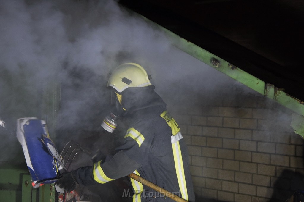 Feuer Papp Presscontainer Koeln Hoehenberg Bochumerstr P371.JPG - Miklos Laubert